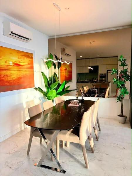 Service Residence for Sale at The Face Suites (Platinum Suites) - Jagger Moo - Dining Room - PropertyGuru.com.my