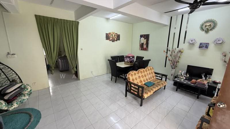 Terraced House for Sale in Taman Bukit Kinrara (Bandar Kinrara) - Wayne Wong - Living Room - PropertyGuru.com.my