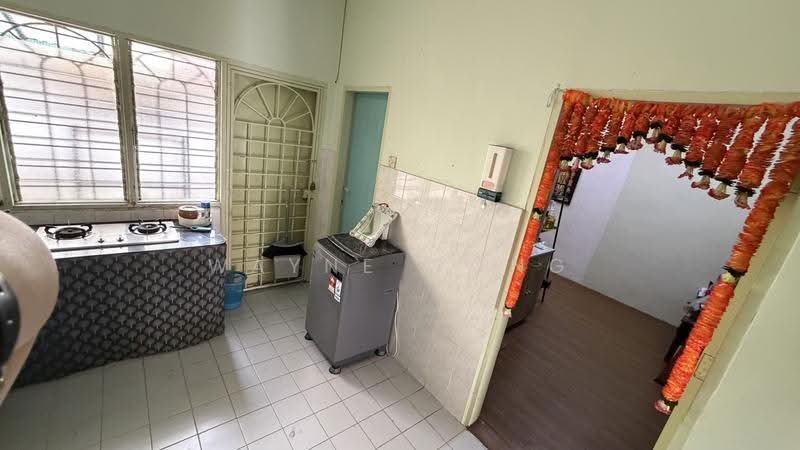Terraced House for Sale in Taman Bukit Kinrara (Bandar Kinrara) - Wayne Wong - Kitchen - PropertyGuru.com.my