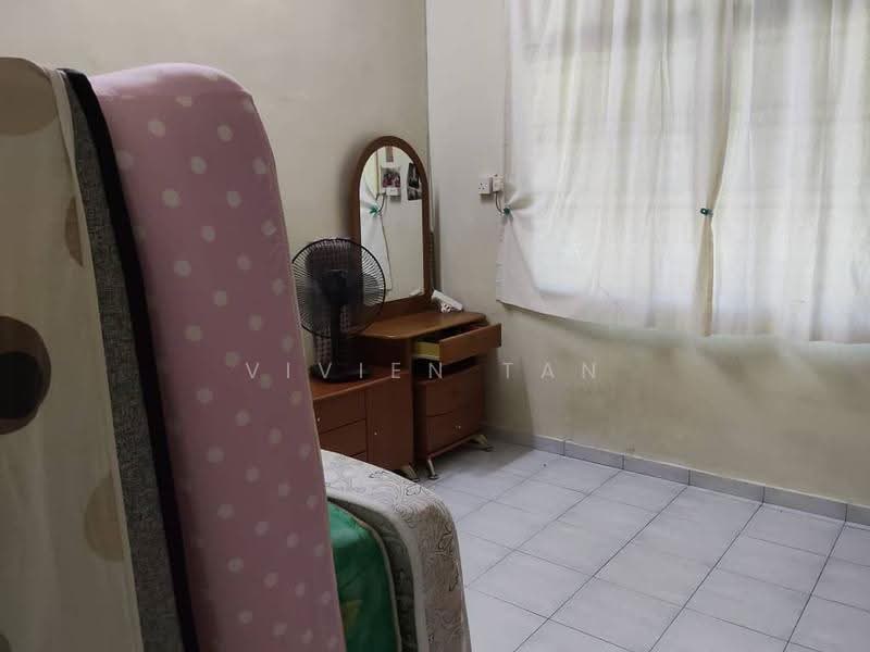 1-storey Terraced House for Sale in Kluang (Johor) - Vivien Tan - Bedroom - PropertyGuru.com.my