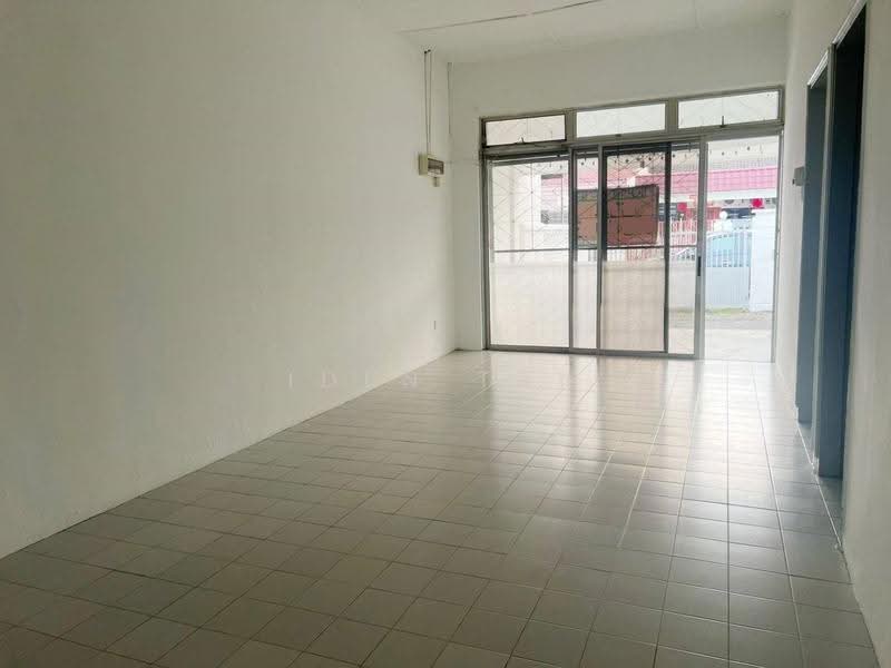 1-storey Terraced House for Sale in Taman Johor Jaya (Johor Bahru) - Iden Tan - Living Room - PropertyGuru.com.my