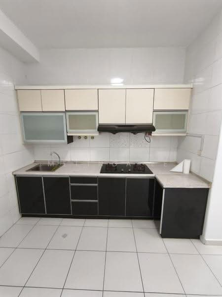 Service Residence for Sale at Sky Gardens Residences - Melinda Ee - Kitchen - PropertyGuru.com.my