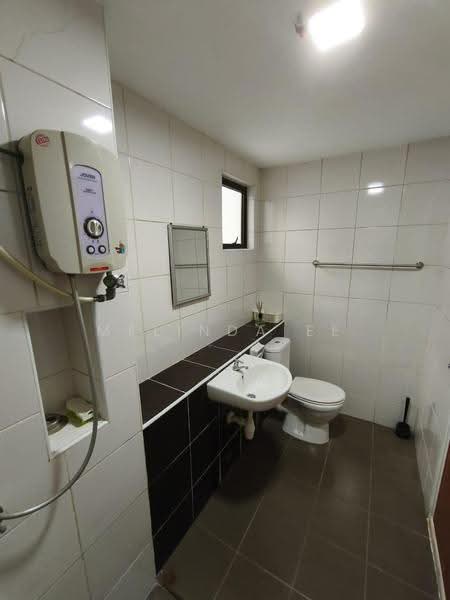 Service Residence for Sale at Sky Gardens Residences - Melinda Ee - Bathroom - PropertyGuru.com.my