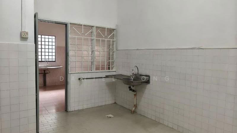 2-storey Terraced House for Sale in Taman Desa Jaya (Johor Bahru) - Daniel Yong - Kitchen - PropertyGuru.com.my