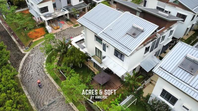 Rumah Berkembar untuk Dijual di Taman Equine (Seri Kembangan) - Amierul Hafizie - Exterior - PropertyGuru.com.my
