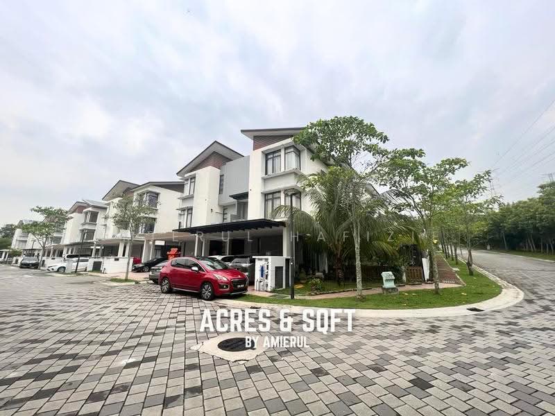 Rumah Berkembar untuk Dijual di Taman Equine (Seri Kembangan) - Amierul Hafizie - Exterior - PropertyGuru.com.my