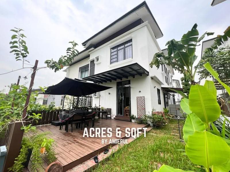 Rumah Berkembar untuk Dijual di Taman Equine (Seri Kembangan) - Amierul Hafizie - Exterior - PropertyGuru.com.my