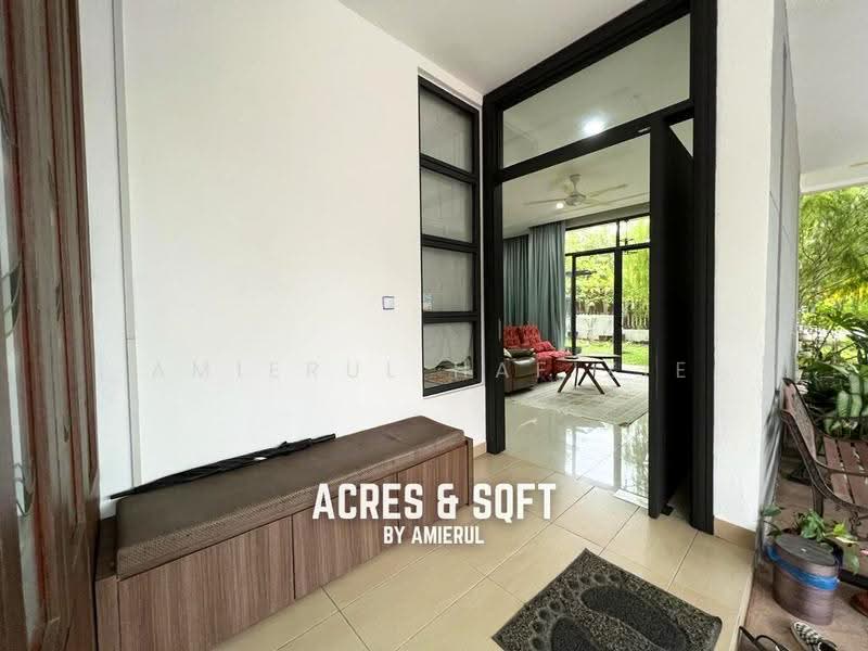 Rumah Berkembar untuk Dijual di Taman Equine (Seri Kembangan) - Amierul Hafizie - Living Room - PropertyGuru.com.my