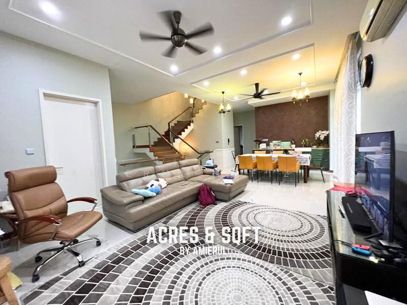 Rumah Berkembar untuk Dijual di Taman Equine (Seri Kembangan) - Amierul Hafizie - Living Room - PropertyGuru.com.my