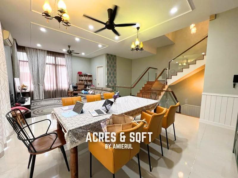 Rumah Berkembar untuk Dijual di Taman Equine (Seri Kembangan) - Amierul Hafizie - Dining Room - PropertyGuru.com.my