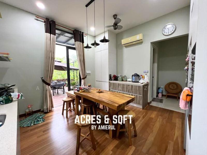 Rumah Berkembar untuk Dijual di Taman Equine (Seri Kembangan) - Amierul Hafizie - Dining Room - PropertyGuru.com.my