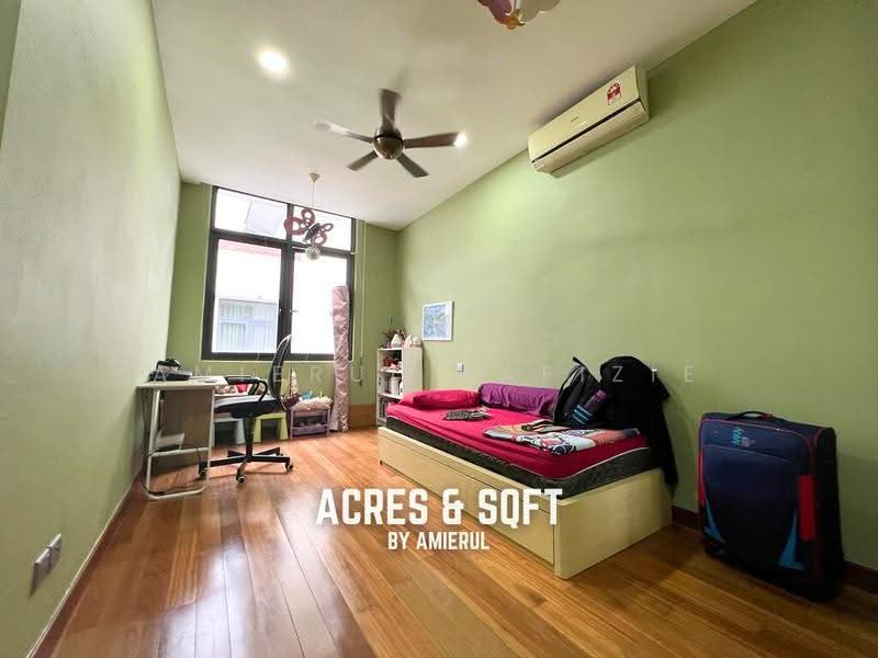 Rumah Berkembar untuk Dijual di Taman Equine (Seri Kembangan) - Amierul Hafizie - Bedroom - PropertyGuru.com.my