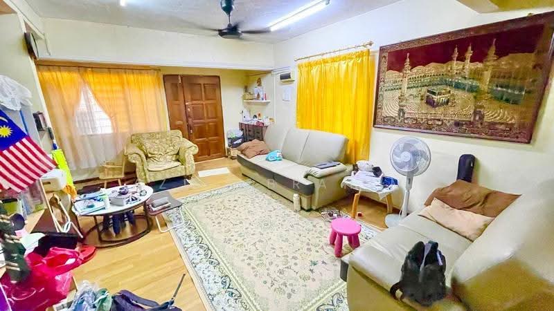 3-storey Terraced House for Sale in Taman Bukit Teratai (Ampang) - Azli Ibrahim - Living Room - PropertyGuru.com.my