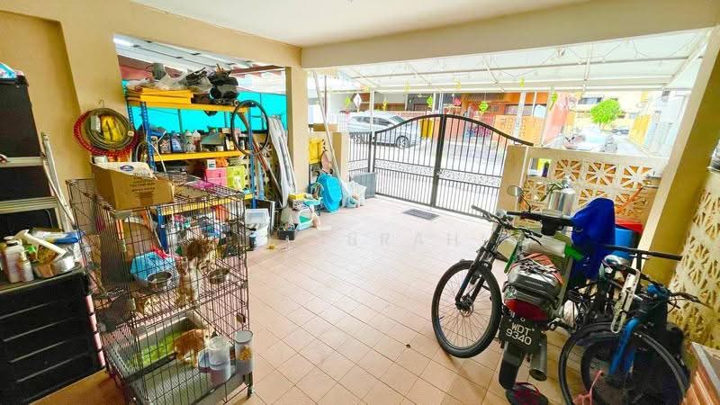 3-storey Terraced House for Sale in Taman Bukit Teratai (Ampang) - Azli Ibrahim - Entrance - PropertyGuru.com.my