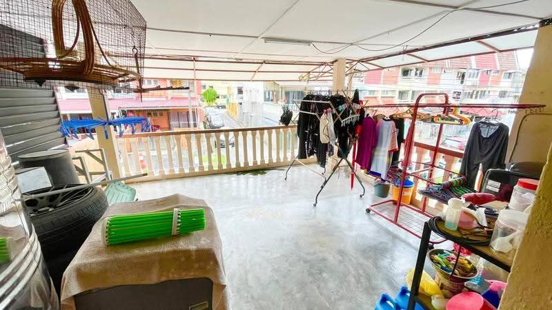 3-storey Terraced House for Sale in Taman Bukit Teratai (Ampang) - Azli Ibrahim - Balcony - PropertyGuru.com.my