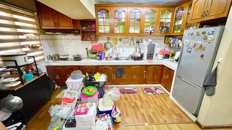 3-storey Terraced House for Sale in Taman Bukit Teratai (Ampang) - Azli Ibrahim - Kitchen - PropertyGuru.com.my