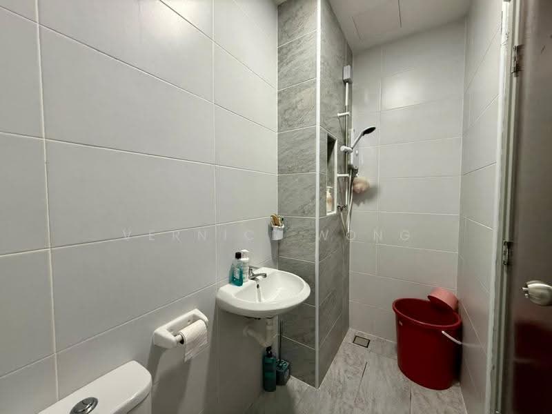 Kondominium untuk Disewa di KSL Residence 2 @ Kangkar Tebrau - Vernice Wong - Bathroom - PropertyGuru.com.my