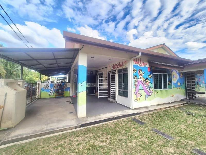 1-storey Terraced House for Sale in Taman Semenyih Permai (Semenyih) - Mohd Aizat Saiful Bahri - Exterior - PropertyGuru.com.my