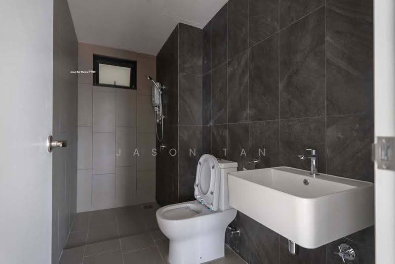 Kondominium untuk Dijual di Tuai Timur - Jason Tan - Bathroom - PropertyGuru.com.my