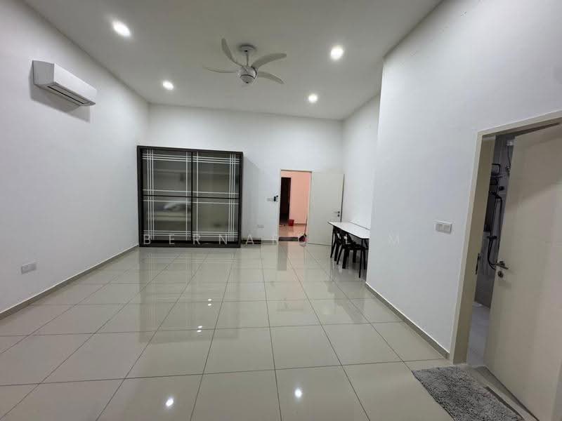 2-storey Terraced House for Rent in Taman Ara Sendayan (Bandar Sri Sendayan) - Bernard Lim - Living Room - PropertyGuru.com.my