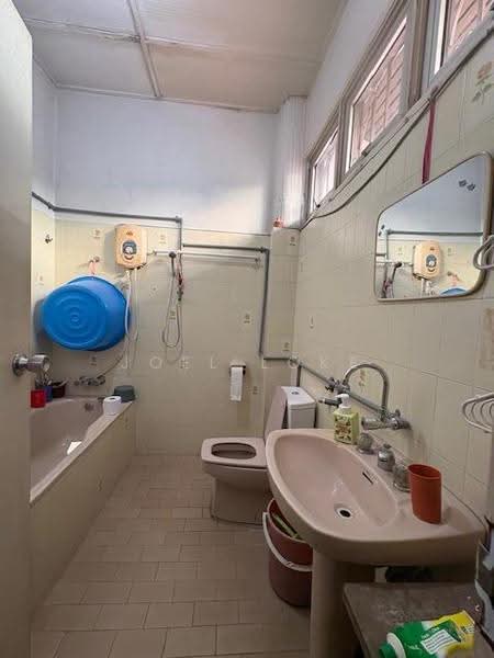 2-storey Terraced House for Sale in Bukit Damansara (Damansara Heights) - Joel Loke - Bathroom - PropertyGuru.com.my