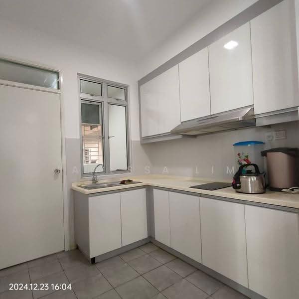 Apartment for Rent at Austin Suites (Permata Austin) - Janessa Lim - Kitchen - PropertyGuru.com.my