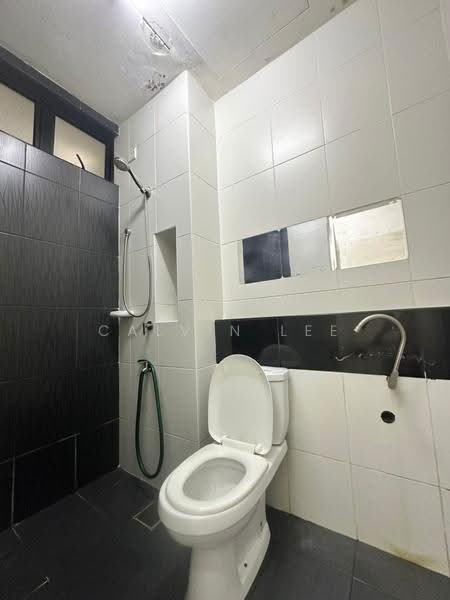 Service Residence for Sale at Sky Peak Residences - Calvin Lee - Bathroom - PropertyGuru.com.my