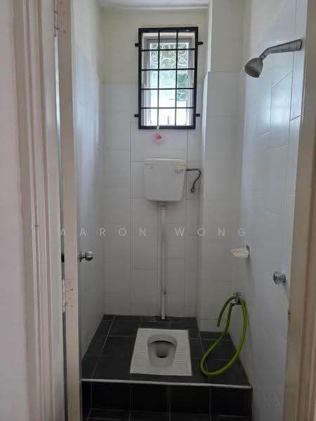Shop for Rent in Saujana Puchong (Puchong) - Aaron Wong - Bathroom - PropertyGuru.com.my