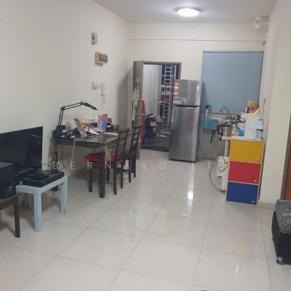 Kediaman Servis untuk Disewa di Zennith Suites (Pangsapuri Kebun Teh) - Bernard Lim - Living Room - PropertyGuru.com.my