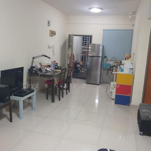Kediaman Servis untuk Disewa di Zennith Suites (Pangsapuri Kebun Teh) - Bernard Lim - Living Room - PropertyGuru.com.my