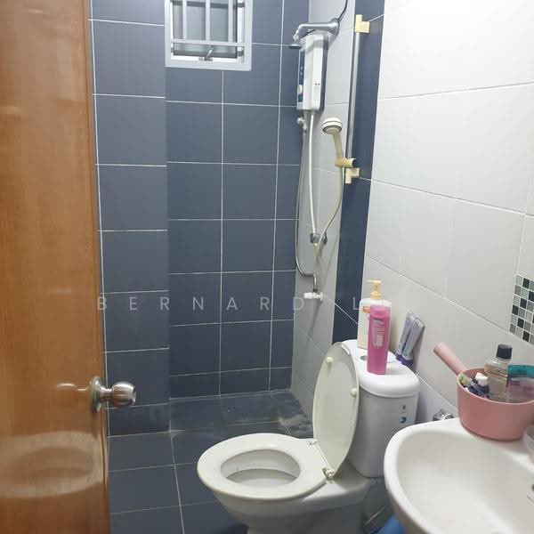 Kediaman Servis untuk Disewa di Zennith Suites (Pangsapuri Kebun Teh) - Bernard Lim - Bathroom - PropertyGuru.com.my