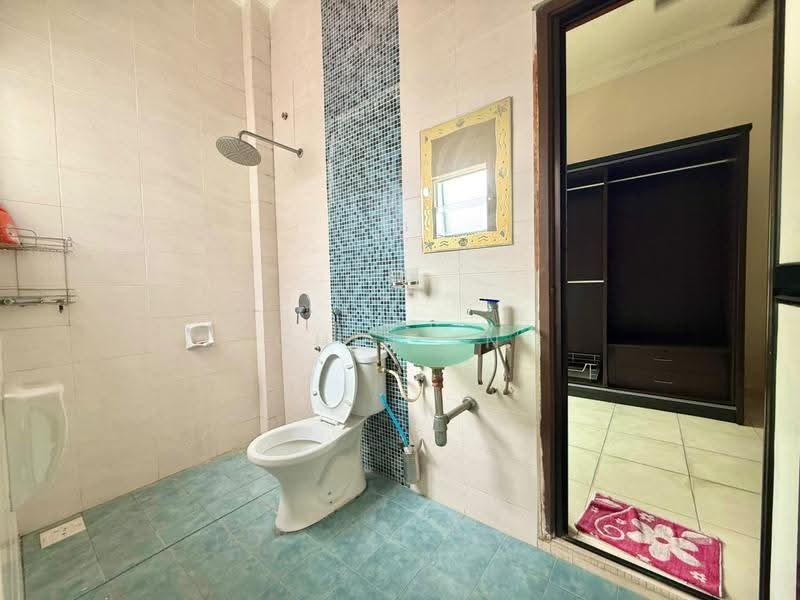 2-storey Terraced House for Rent in Taman Bukit Piatu Mutiara (Bukit Baru) - CHIN FN - Bathroom - PropertyGuru.com.my