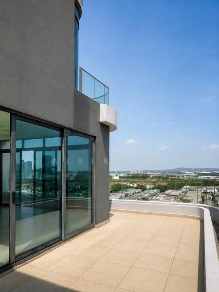 Kediaman Servis untuk Dijual di Aragreens - Albert Ho - Balcony - PropertyGuru.com.my