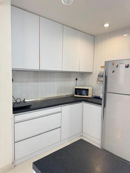 Condominium for Sale at Marina Bay Condominium - Mervyn Seah - Kitchen - PropertyGuru.com.my