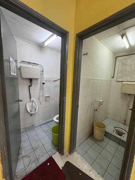 Shop for Rent in Damansara Damai (Damansara Damai) - Reeno Too - Bathroom - PropertyGuru.com.my