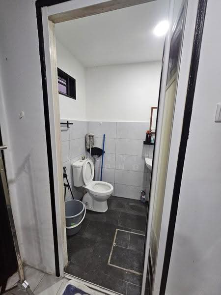 1-storey Terraced House for Sale in Taman Bukit Anggerik (Cheras) - Kweenie Chong - Bathroom - PropertyGuru.com.my