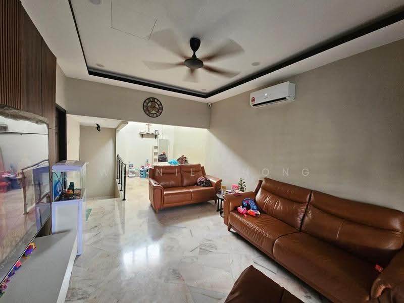 1-storey Terraced House for Sale in Taman Bukit Anggerik (Cheras) - Kweenie Chong - Living Room - PropertyGuru.com.my
