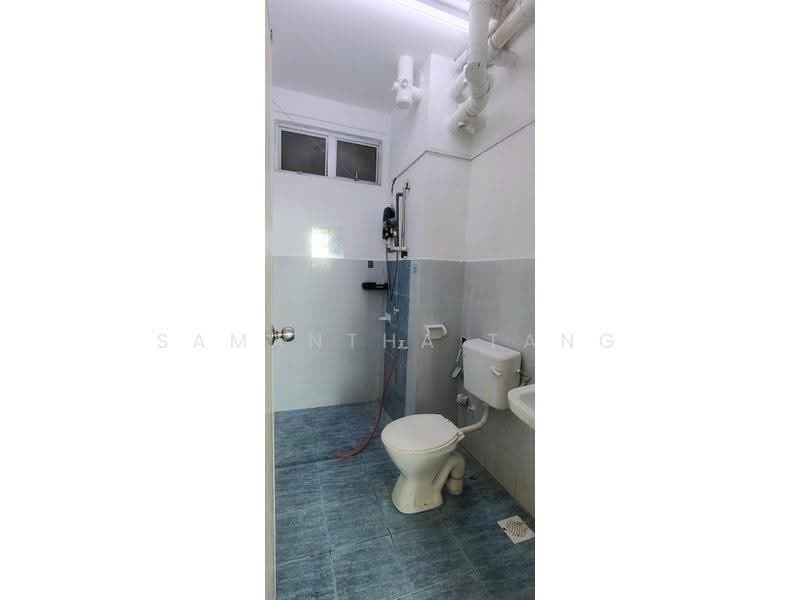 Pangsapuri untuk Disewa di Indah Court Apartment - Samantha Tang - Bathroom - PropertyGuru.com.my