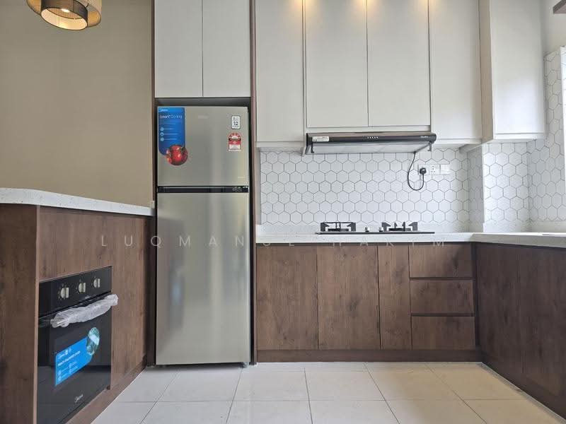 Rumah Bandar untuk Disewa di Dengkil (Selangor) - Luqmanul Hakim - Kitchen - PropertyGuru.com.my