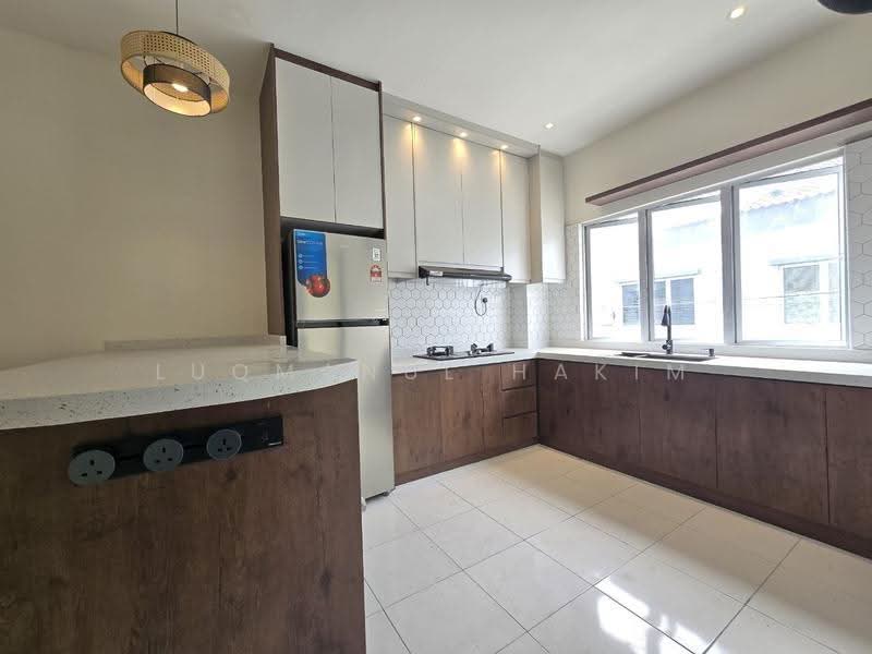 Rumah Bandar untuk Disewa di Dengkil (Selangor) - Luqmanul Hakim - Kitchen - PropertyGuru.com.my