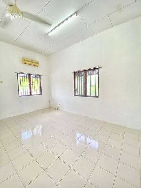 Rumah Teres 1.5-Tingkat untuk Dijual di Taman Limau Emas (Seremban) - Darius Ng - PropertyGuru.com.my
