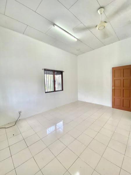 Rumah Teres 1.5-Tingkat untuk Dijual di Taman Limau Emas (Seremban) - Darius Ng - PropertyGuru.com.my