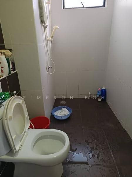 Kediaman Servis untuk Dijual di The Garden Residences - Simpson Poh - Bathroom - PropertyGuru.com.my