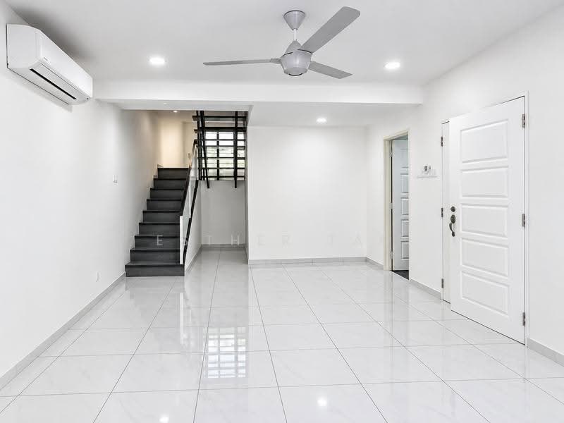 2.5-storey Terraced House for Rent in Bangsar (Kuala Lumpur) - Esther Tan - Living Room - PropertyGuru.com.my