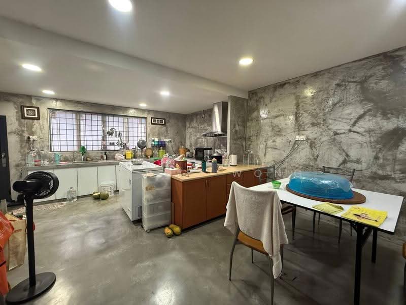 2-storey Terraced House for Sale in Taman Molek (Johor Bahru) - Vernice Wong - Kitchen - PropertyGuru.com.my