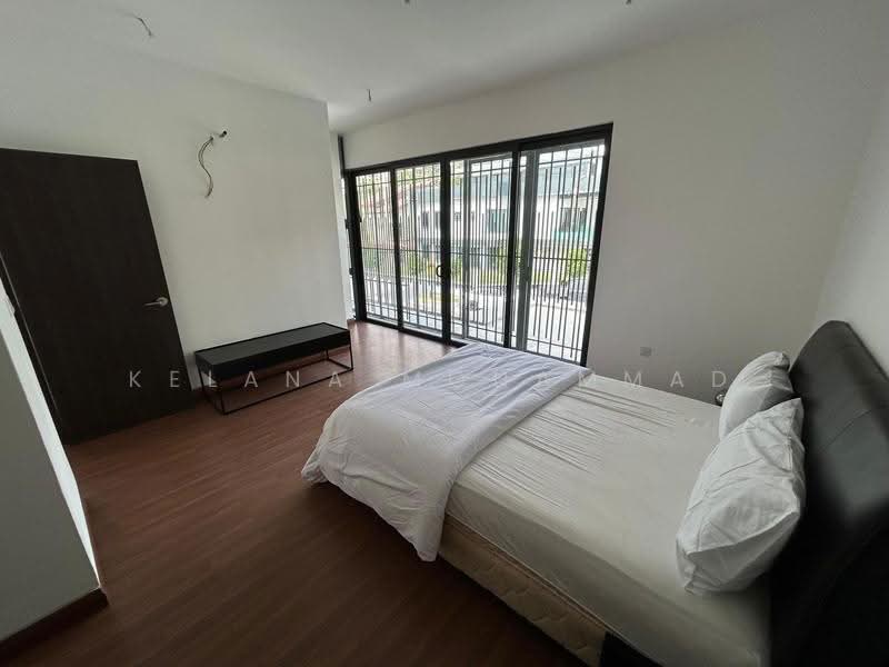 Rumah Teres 2-Tingkat untuk Dijual di Cheras (Selangor) - Kelana Mohammad - Master Bedroom - PropertyGuru.com.my
