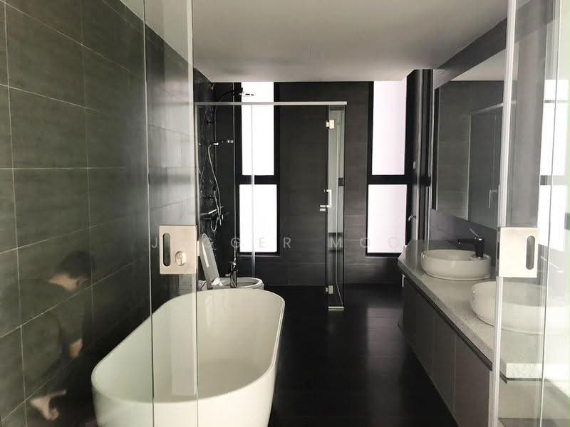 Service Residence for Sale at Expressionz Professional Suites - Jagger Moo - Bathroom - PropertyGuru.com.my