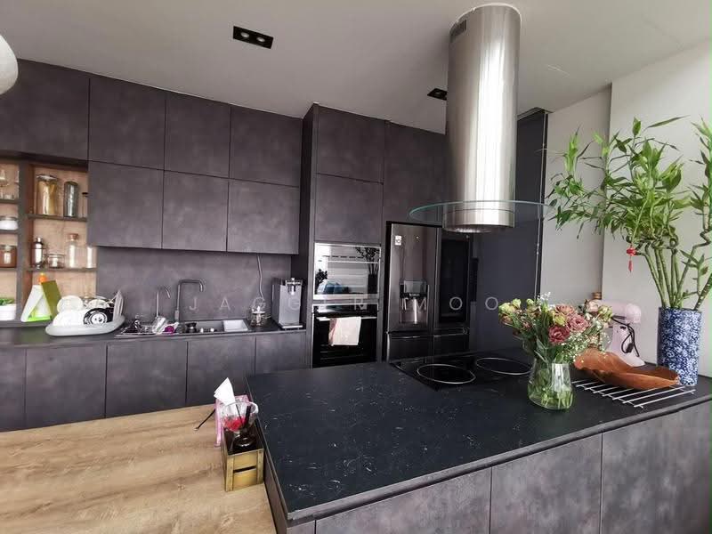 Service Residence for Sale at Expressionz Professional Suites - Jagger Moo - Kitchen - PropertyGuru.com.my