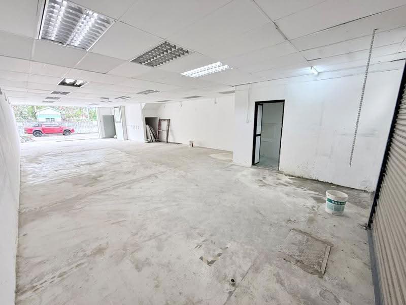 Factory for Rent in Taman Emas (Perai) - Larayne Tan - Interior - PropertyGuru.com.my