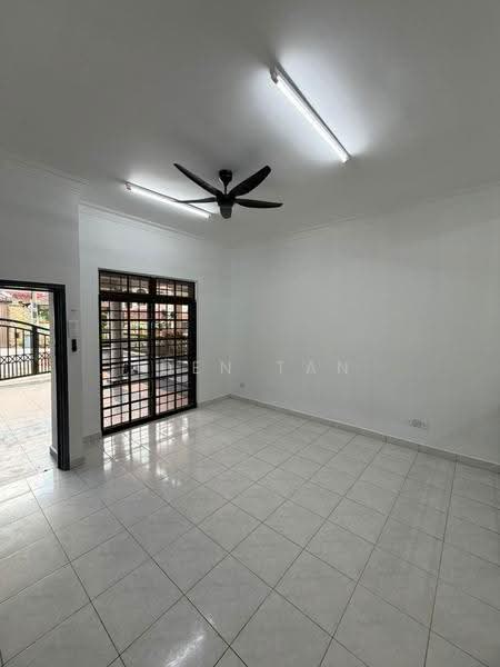 2-storey Terraced House for Sale in Bandar Seri Alam (Masai) - Iden Tan - Living Room - PropertyGuru.com.my